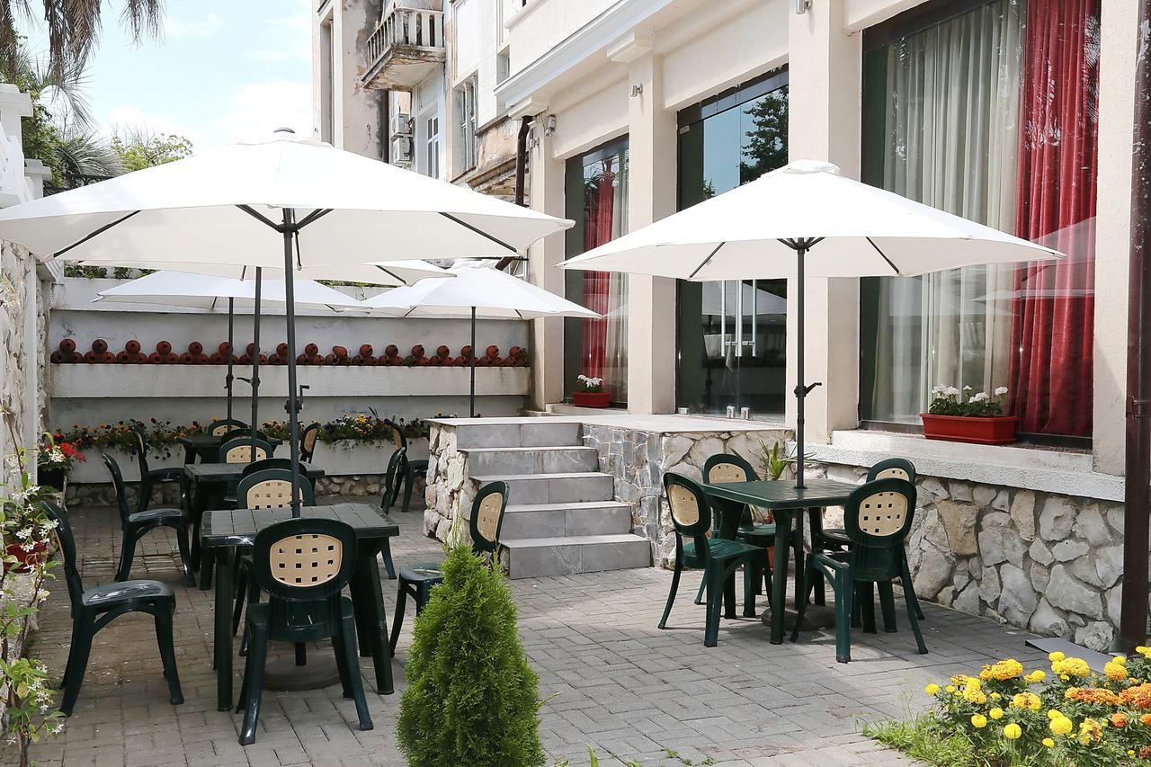 Spa Hotel Karakas Sukhumi Exterior foto